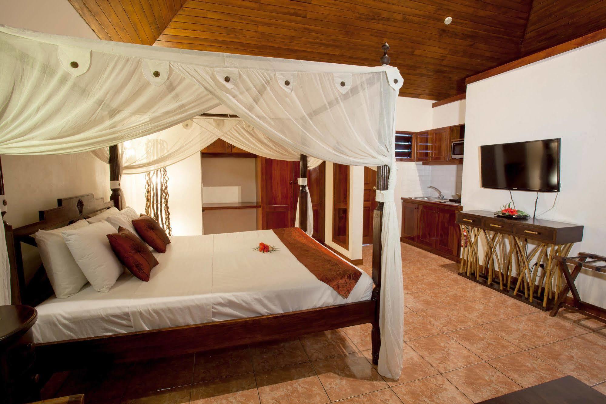 Sunset Bungalows Resort, Vanuatu Port Vila Dış mekan fotoğraf