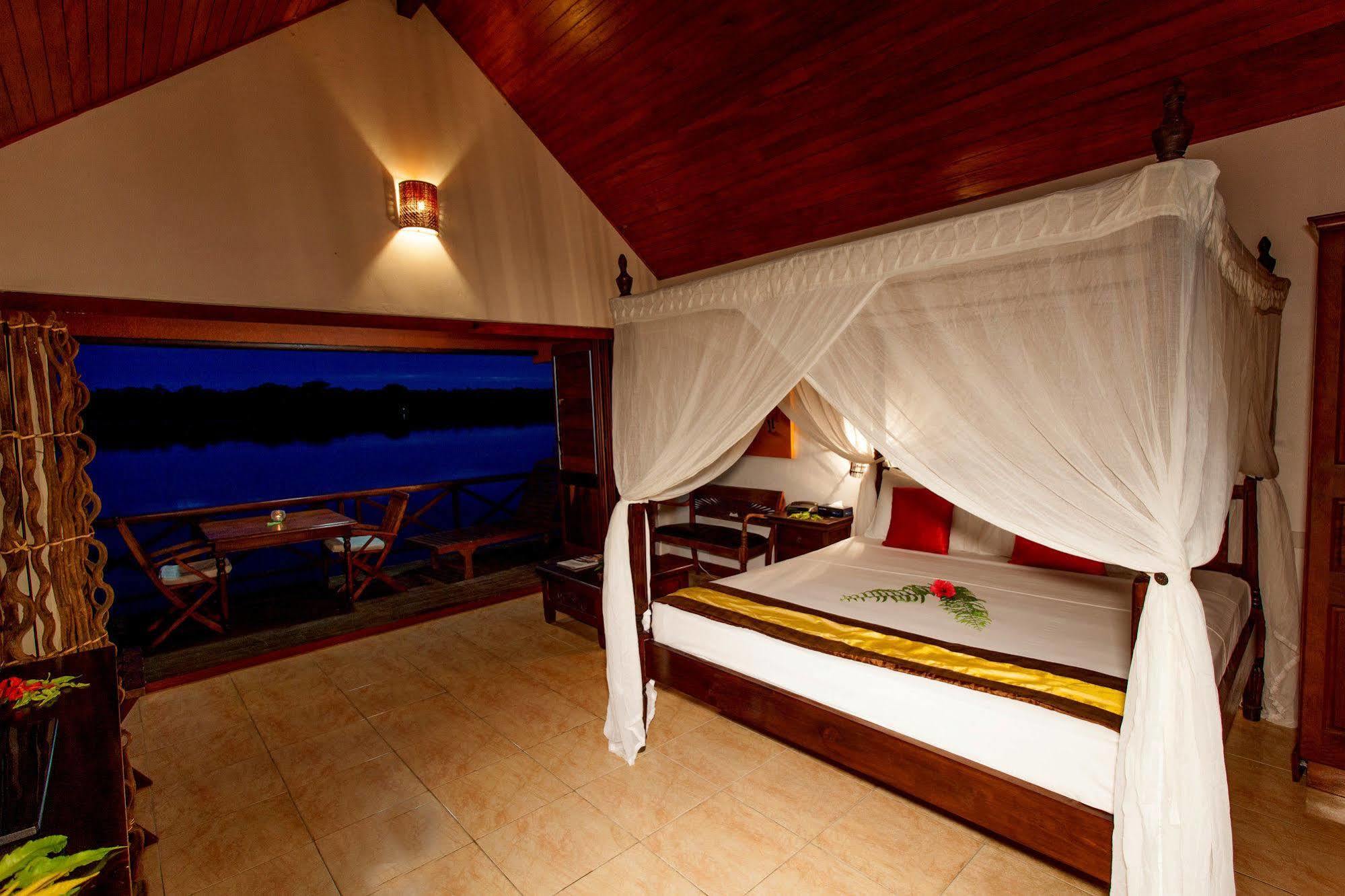 Sunset Bungalows Resort, Vanuatu Port Vila Dış mekan fotoğraf