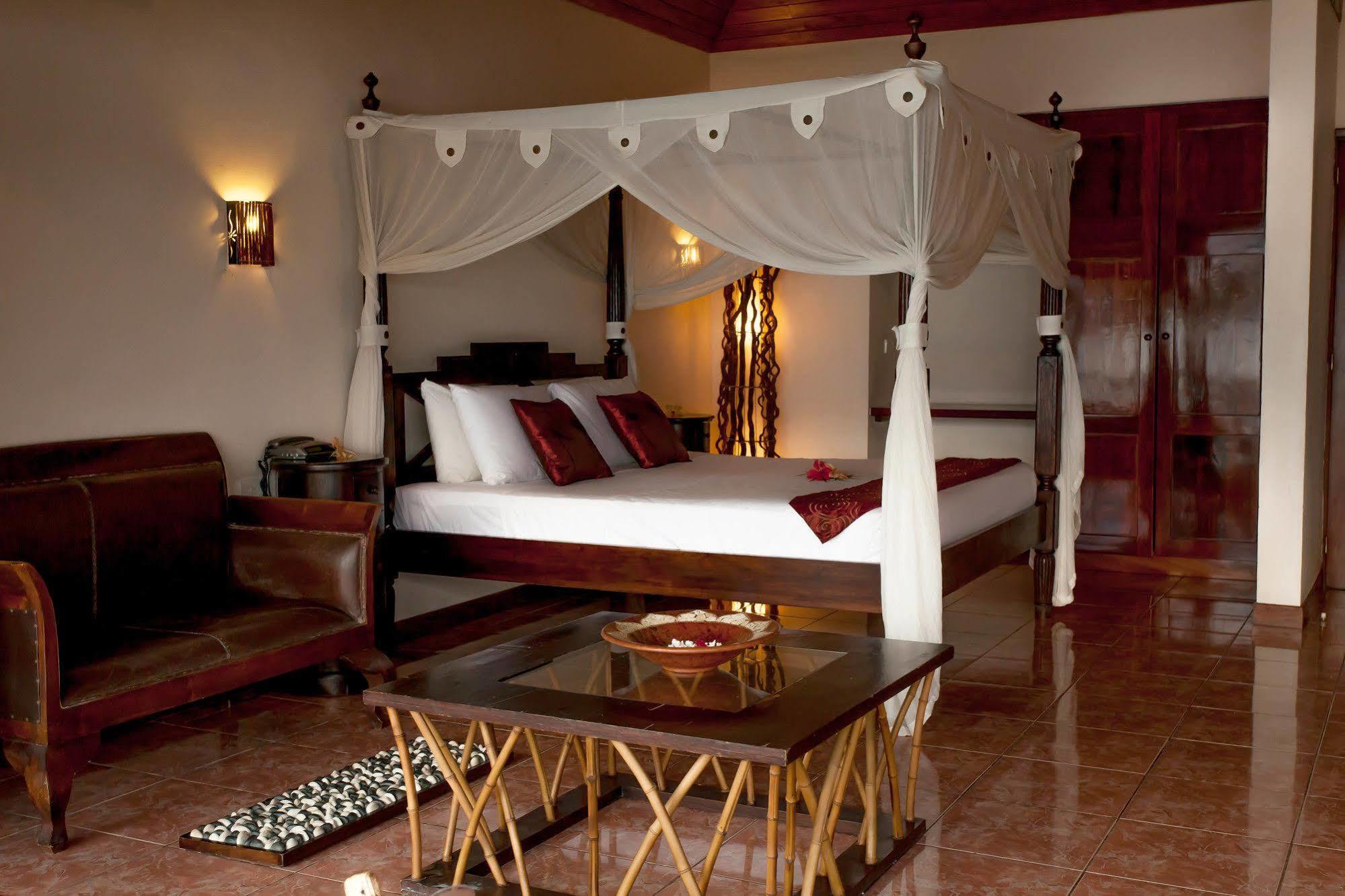 Sunset Bungalows Resort, Vanuatu Port Vila Dış mekan fotoğraf
