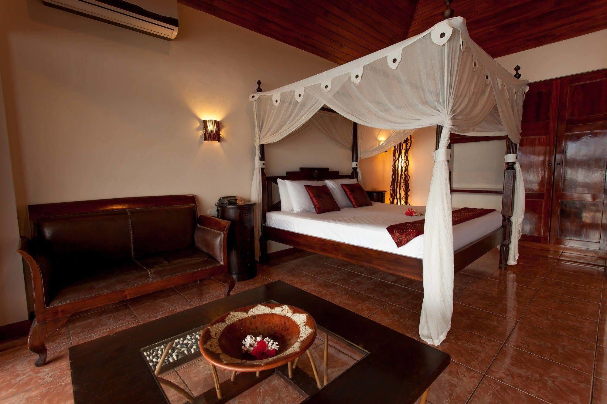 Sunset Bungalows Resort, Vanuatu Port Vila Dış mekan fotoğraf